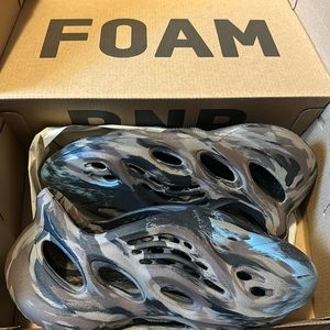 Yeezy Foam Runner Blue/Black/Tan